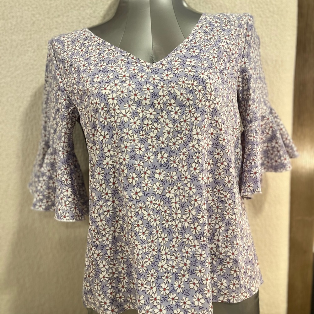SHEIN Lavender Floral V-Neck Ruffle Sleeve Blouse